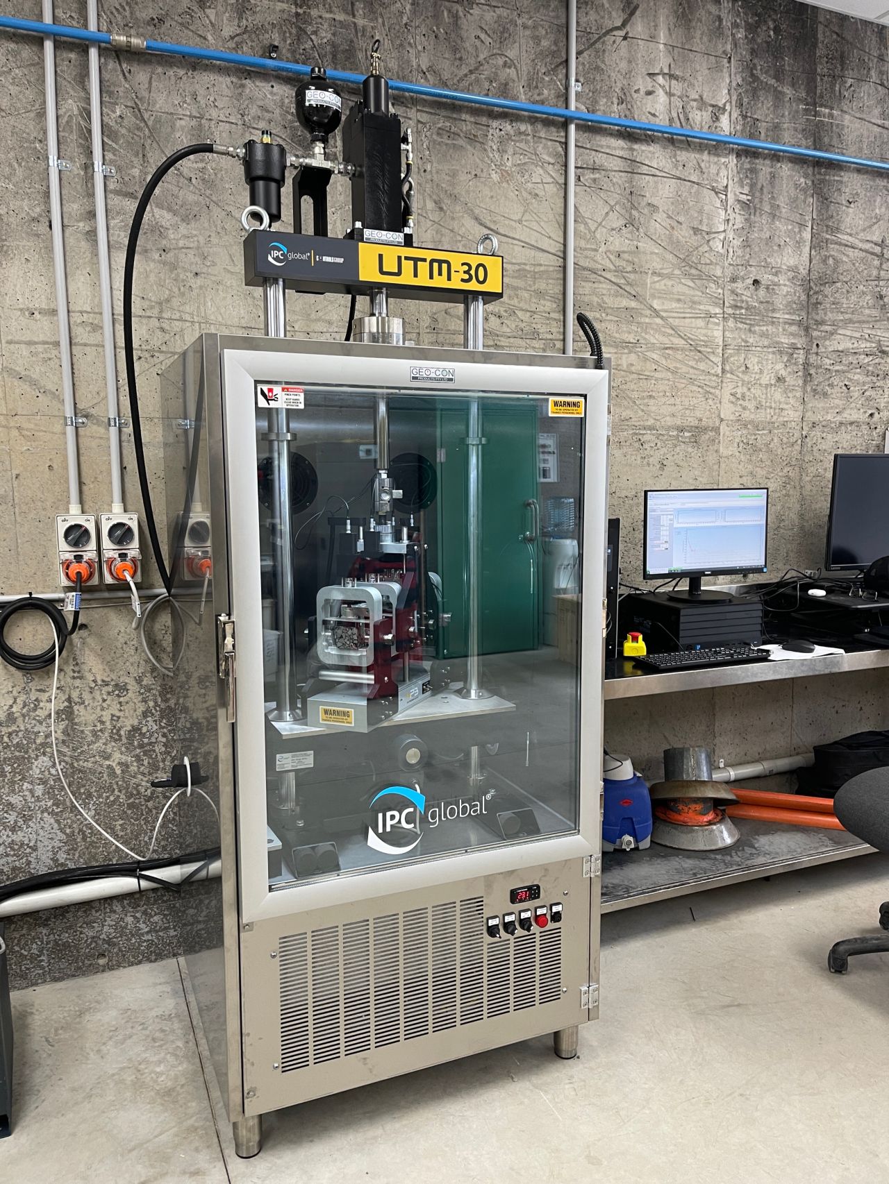 路面资料多职能试验系统（UTM） - 银娱优越会717仪器设备中国有限公司