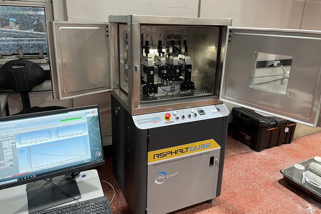 四点弯曲梁委顿试验系统 - 银娱优越会717仪器设备中国有限公司